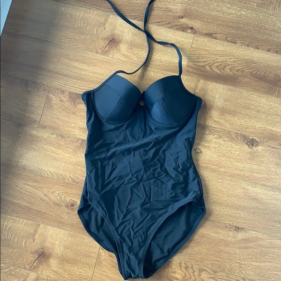 Old Navy Other - OLD NAVY Defined Cup Halter Bathing Suit